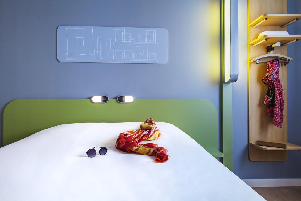 Ibis Budget Valenciennes Петит-Форе Экстерьер фото