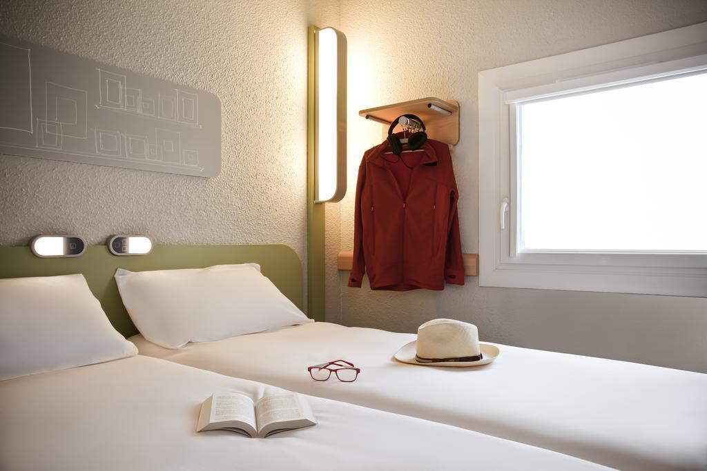 Ibis Budget Valenciennes Петит-Форе Экстерьер фото
