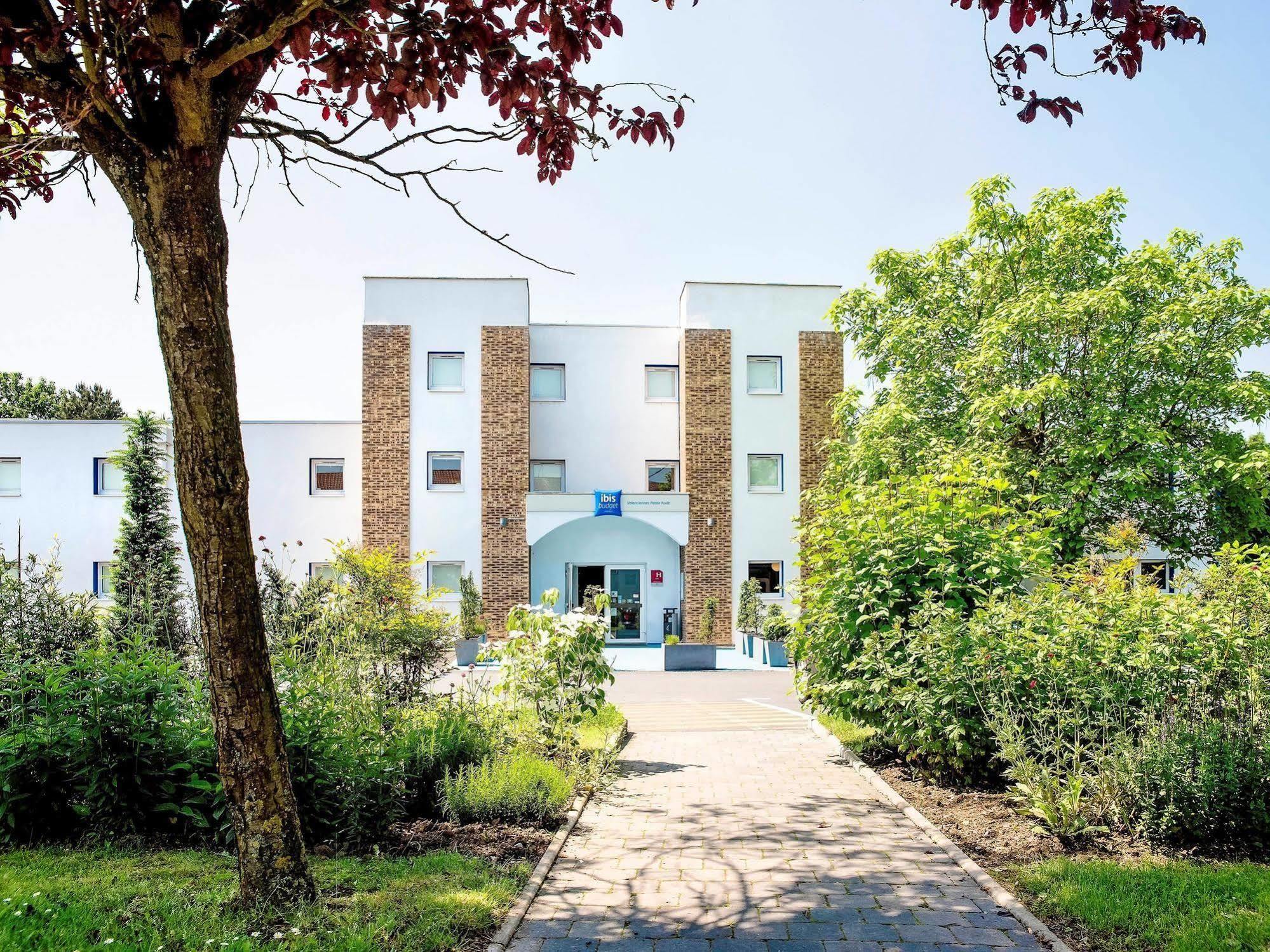 Ibis Budget Valenciennes Петит-Форе Экстерьер фото